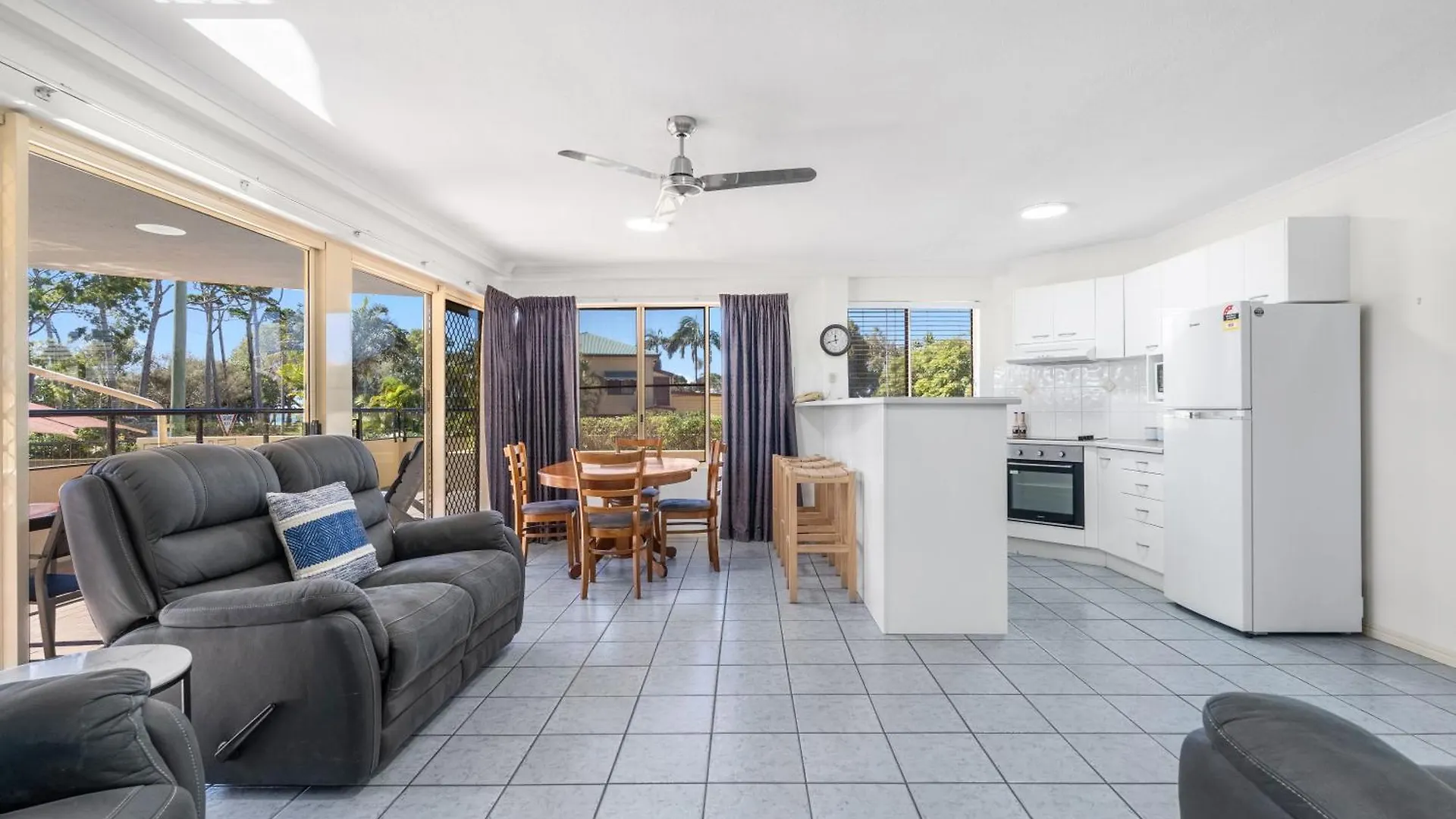 Alexander Beachfront Apartments Hervey Bay